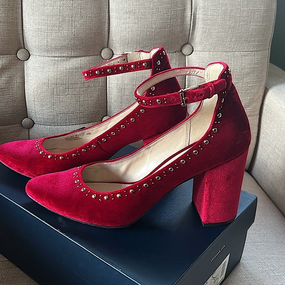 Cole Haan Red Velvet Heels - Size 9 - Picture 4 of 8